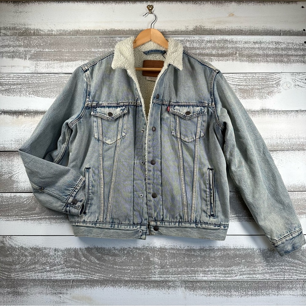 Levi’s Ex Boyfriend Trucker Sherpa Denim Jacket - Picture 2 of 13